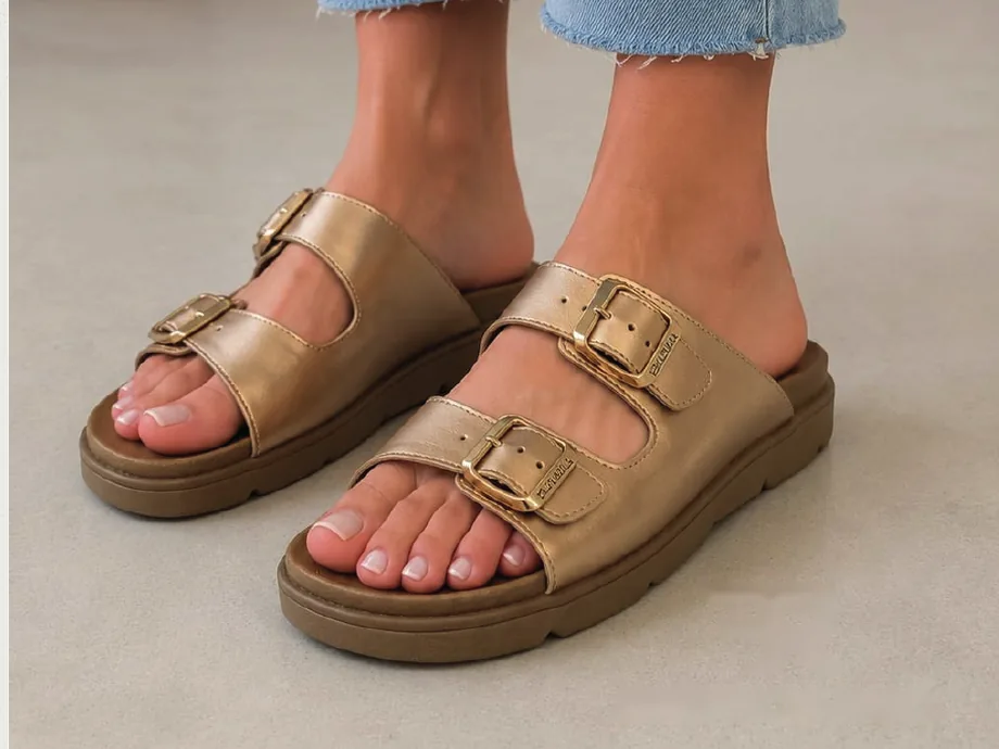 Mule deux boucles E06 Doré, porté